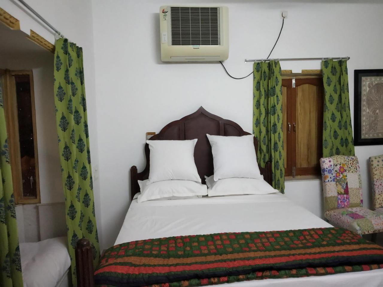 Hotel Mewari Villa Udaipur Buitenkant foto